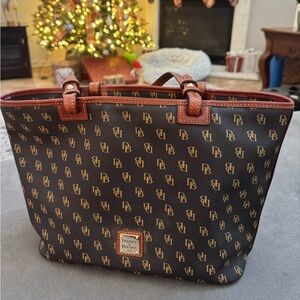 Dooney & Bourke tote